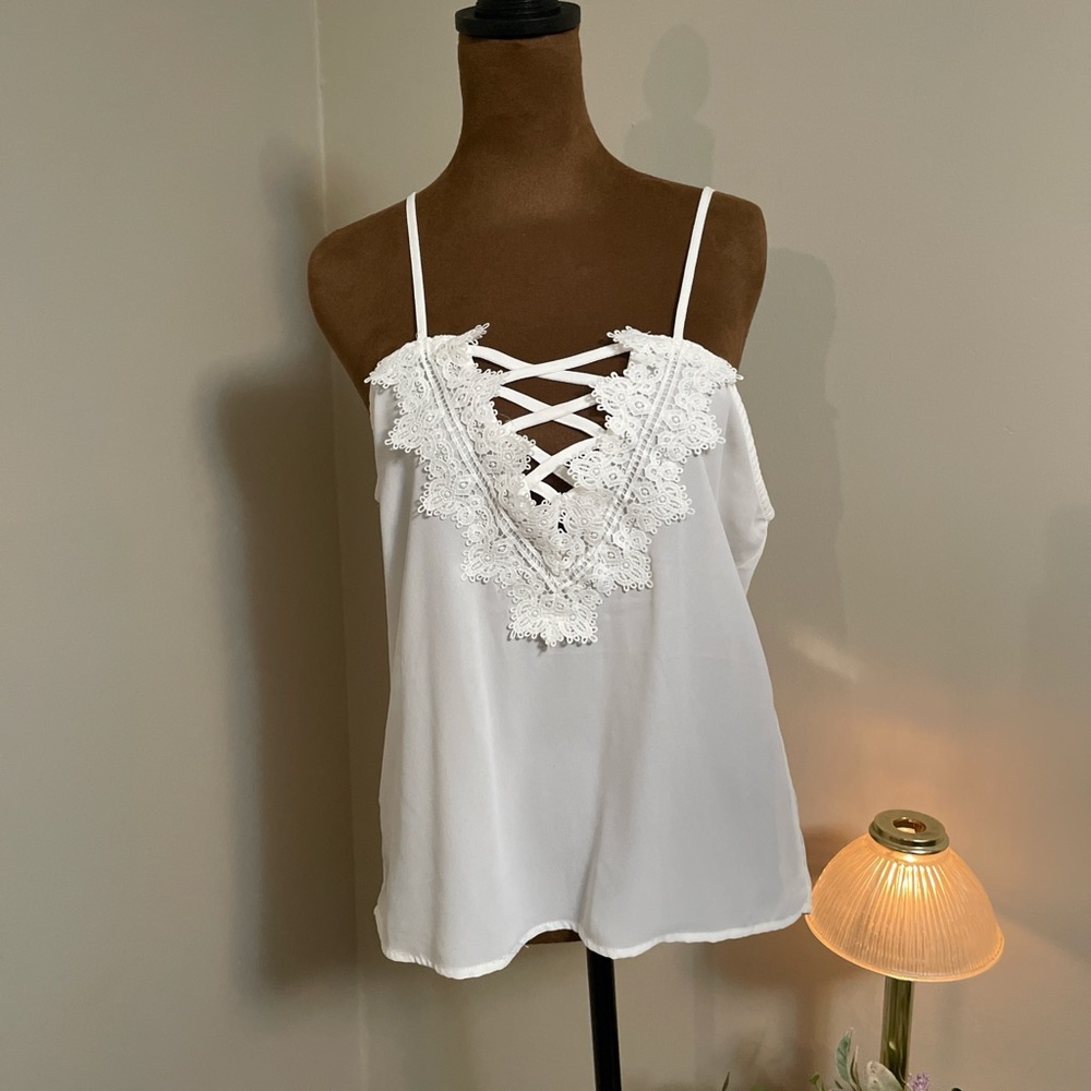 Rue21 White Lace Detail Women's Top